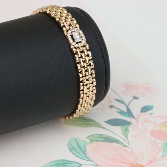 "Elegant Rose Gold Bracelet with Sparkling Central Crystal Accent, XPBL0935 - Picture 7 of 12